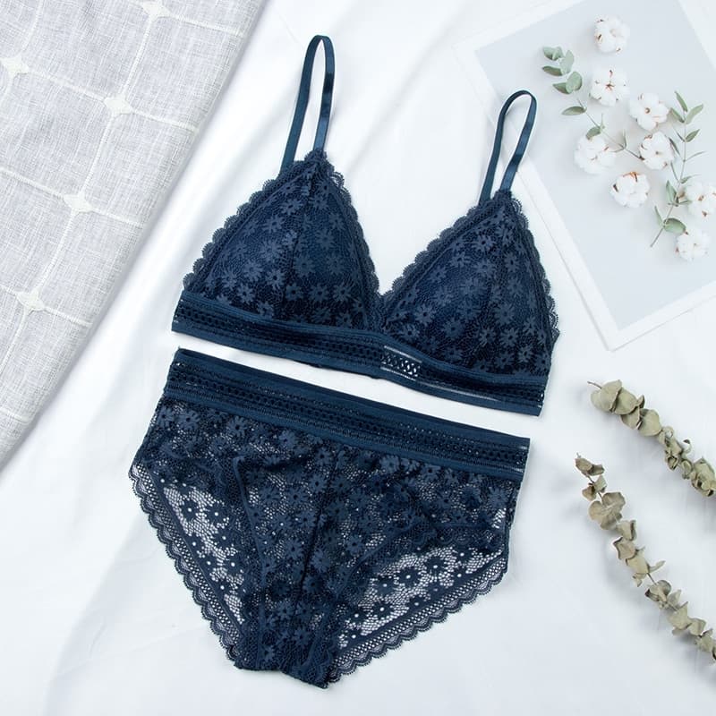 Women Lace Seamless Underwear Backless Vest Sexy Padded Bralette Lingerie Ultra thin Bra Brief Sets Female Intimates
