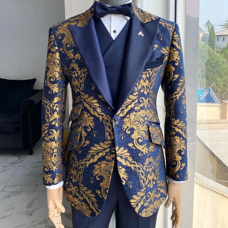 New Jacquard Floral Tuxedo Suits for Men Wedding Slim Fit Navy Blue and Gold Gentleman Jacket with Vest Pant 3 Piece Male Costume