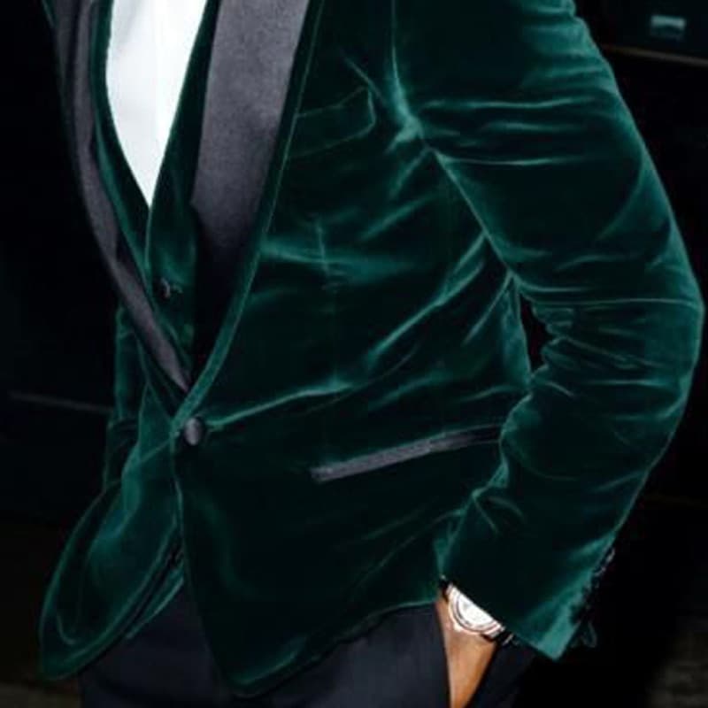 New Velvet Slim Fit Men Suits for Prom with Black Peaked Lapel Dark Green Blazer 3 Piece Groom Wedding Tuxedo Male Fashion Stage