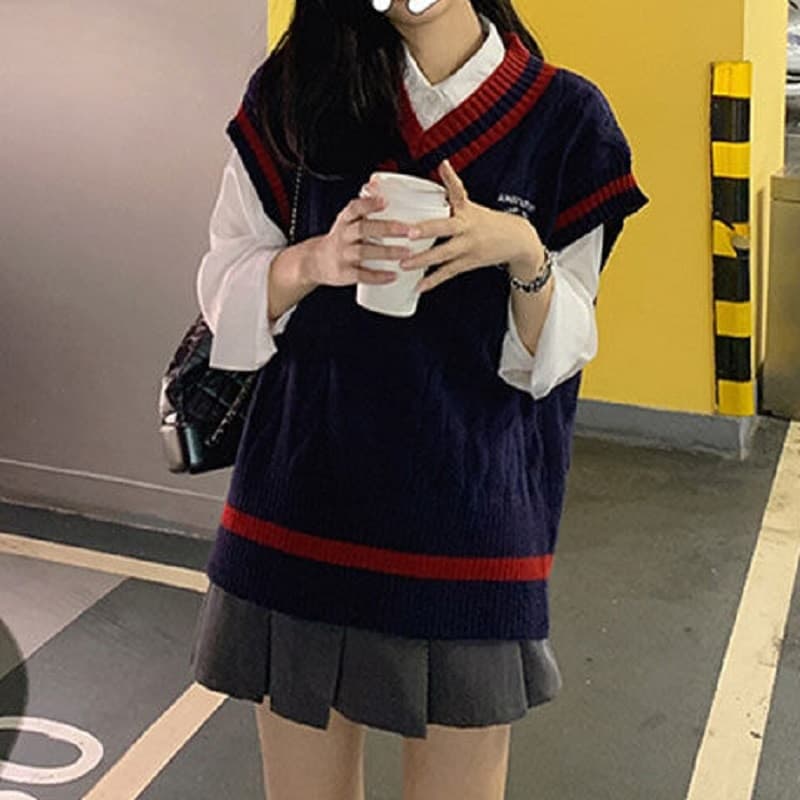 New Preppy Style Knitted Sweater Vest V-neck Oversize Korean Fashion Sleeveless Youth Jumper Casual White Pullover Female