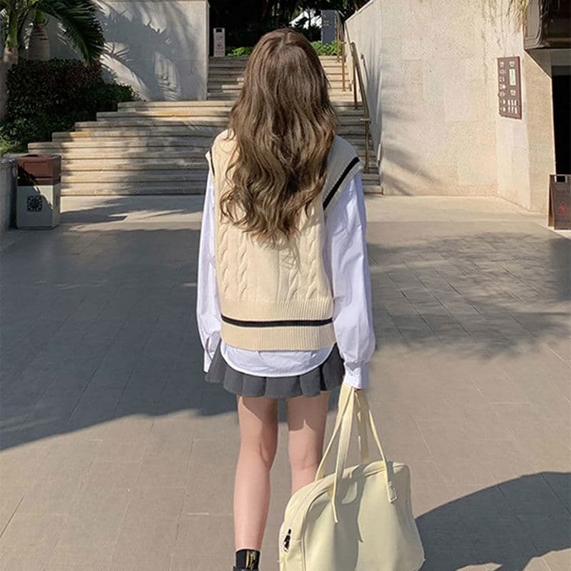 New Preppy Style Knitted Sweater Vest V-neck Oversize Korean Fashion Sleeveless Youth Jumper Casual White Pullover Female
