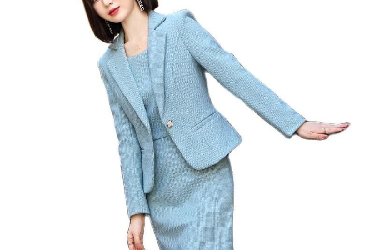 Dress AND Sneakers Smart Casual Women’s