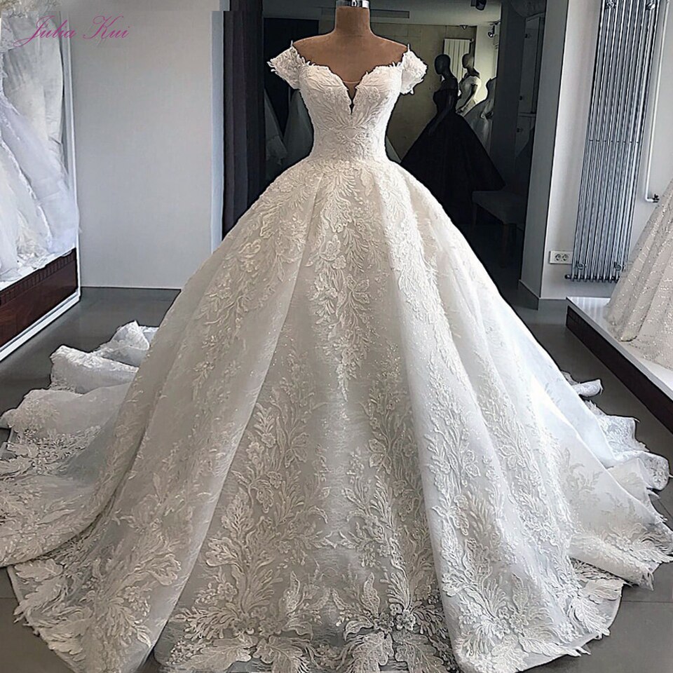 New Women Sweetheart Neckline Luxury Ball Gown Wedding Dress With Delicate Appliques Off The Shoulder