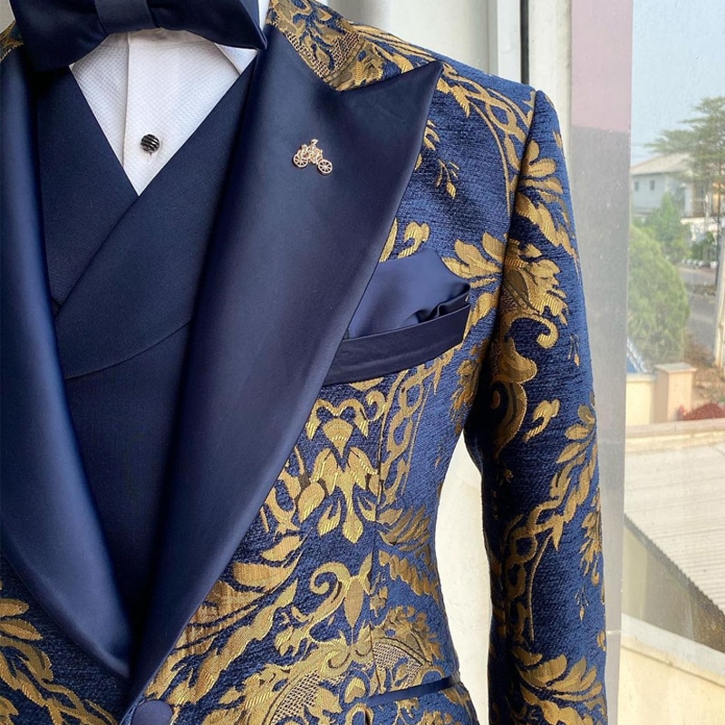 New Jacquard Floral Tuxedo Suits for Men Wedding Slim Fit Navy Blue and Gold Gentleman Jacket with Vest Pant 3 Piece Male Costume